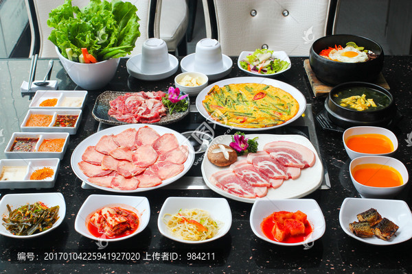 韩国烤肉套餐,烤肉一桌