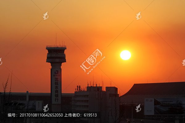 夕阳黄昏,沈阳机场全景