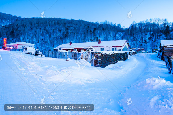 雪中木屋,雪中夜景