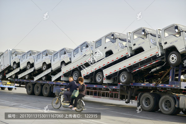 重型运输卡车