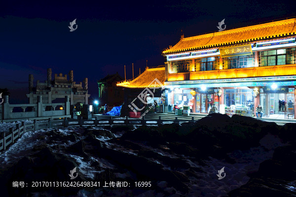 泰山夜景