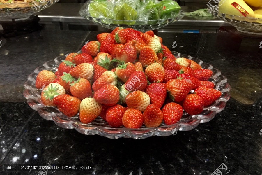 新鲜草莓