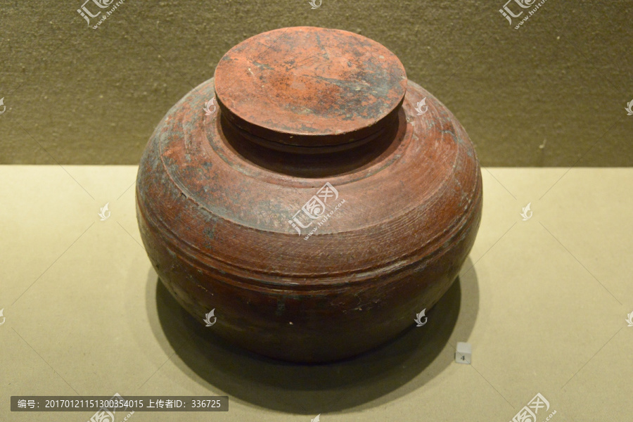 西汉髹漆陶罐