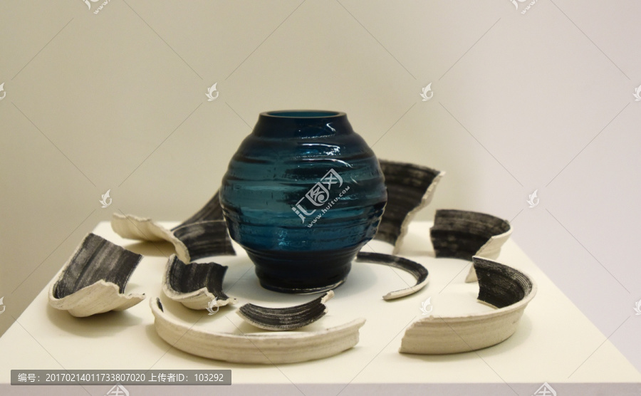 玻璃罐与传统陶器