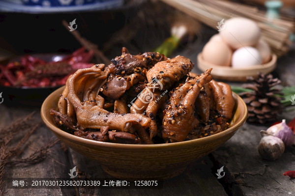 麻辣鸡翅鸡脚翅尖鸭掌