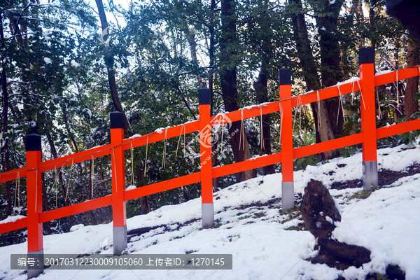 日本红色栏杆