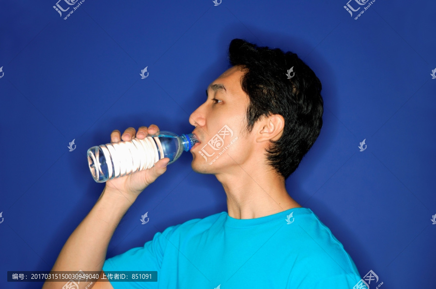 一次性瓶饮用水