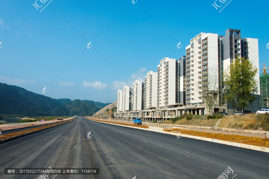 宽阔道路移民点