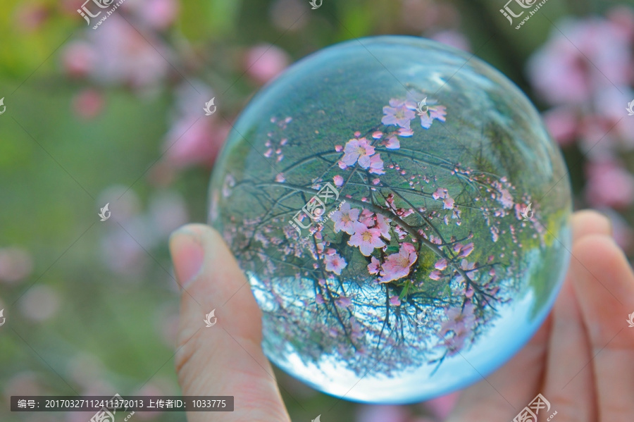 水晶球中的桃园梦幻摄影
