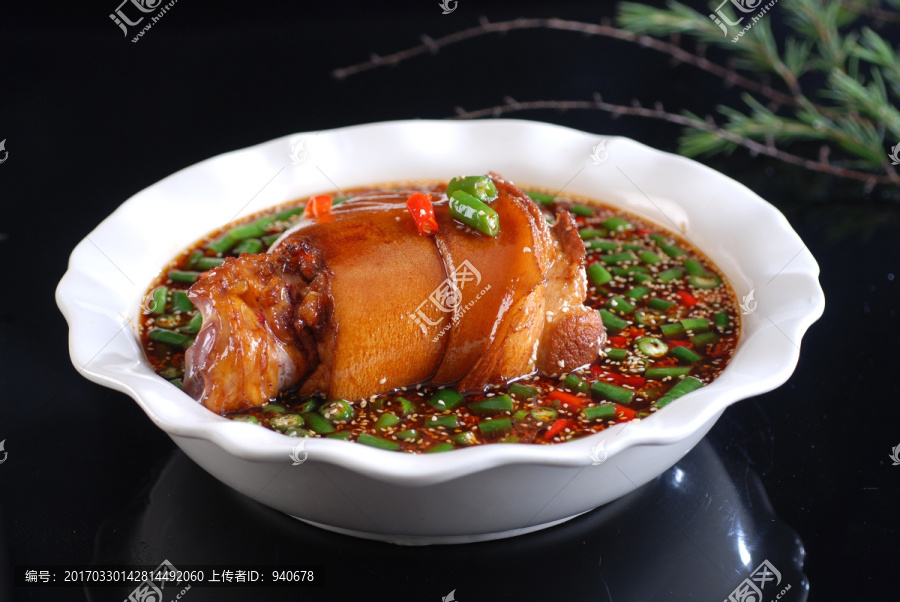 酸汤肘