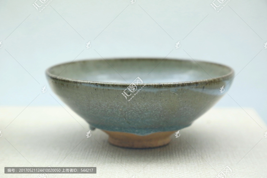 元代钧釉瓷碗