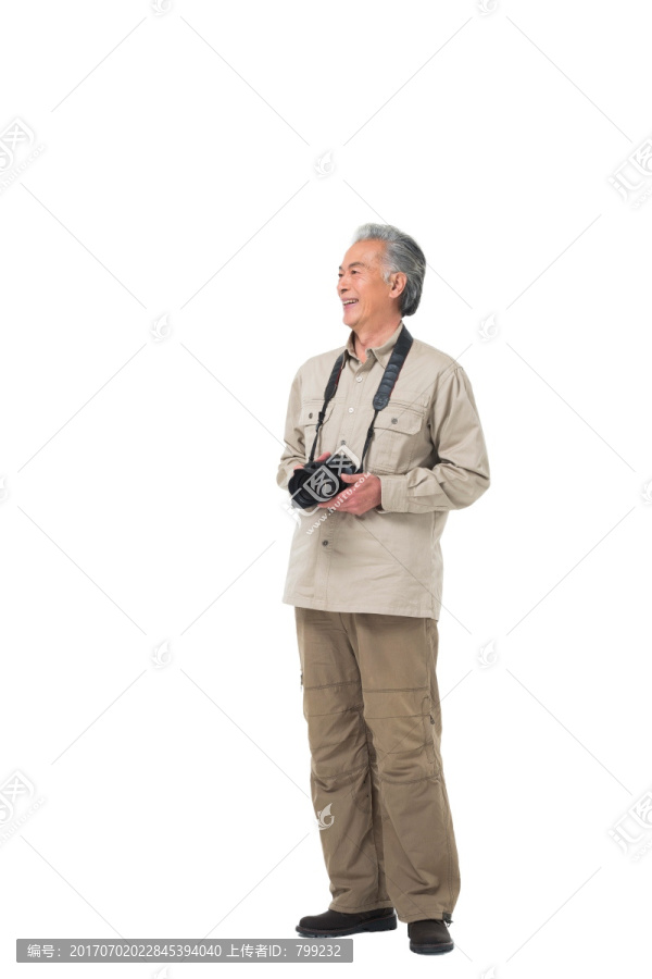 老年男人旅游拍照
