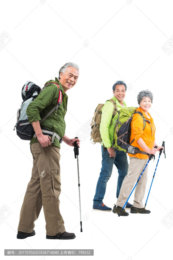快乐的老年人登山旅行