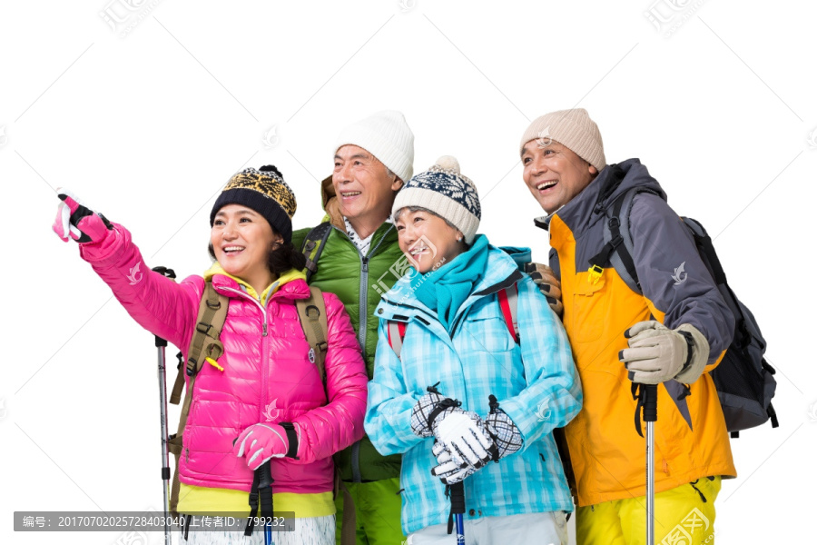 快乐的老年人冬季登山旅行