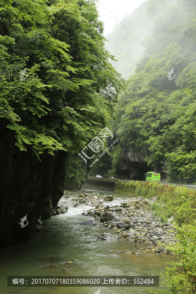 烟雨神农架