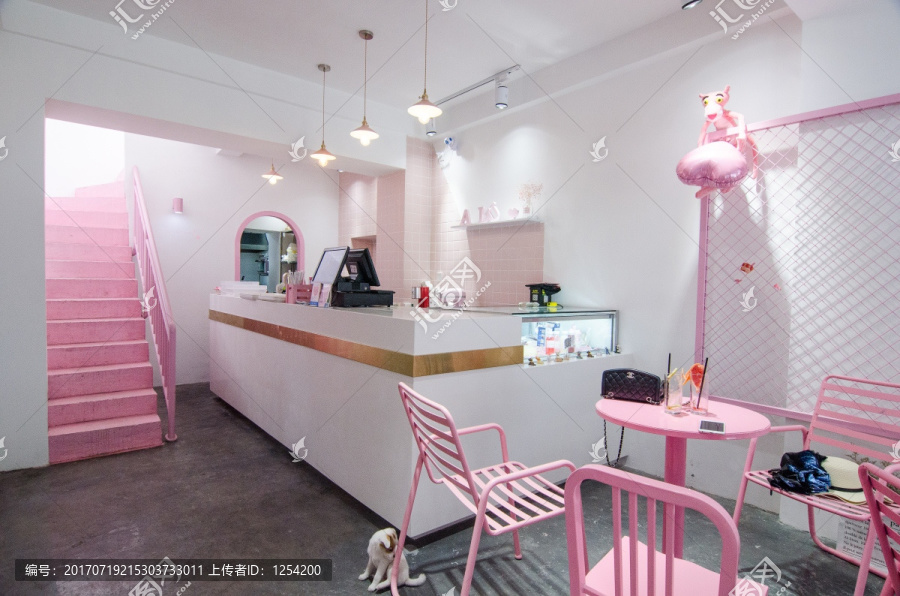 粉色饮品店