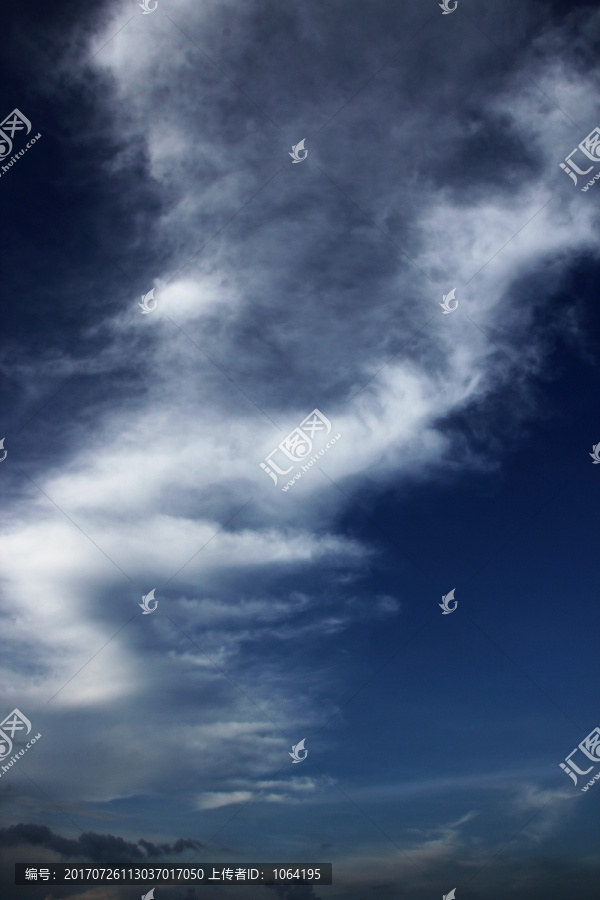 形状独特的云
