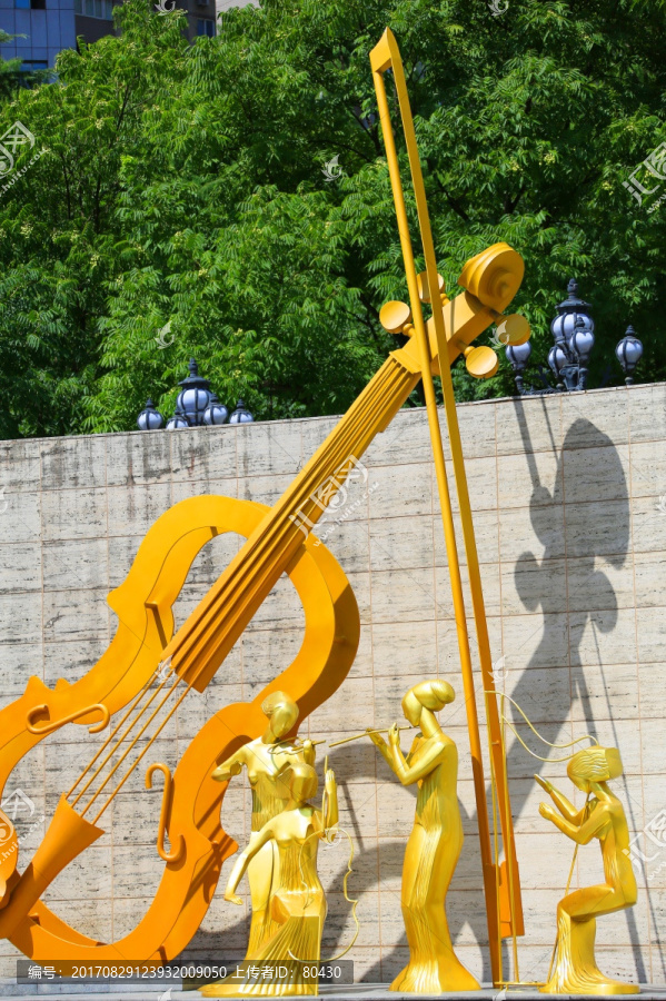 大提琴雕塑