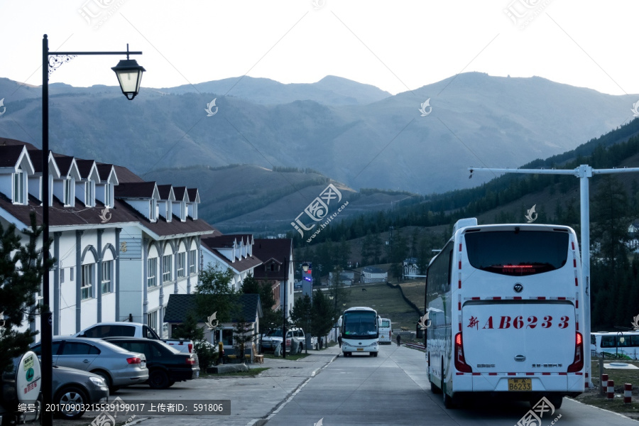 喀纳斯贾登峪旅游小镇风光