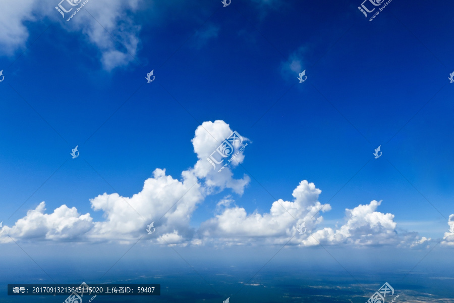 空中旅行,蓝天白云