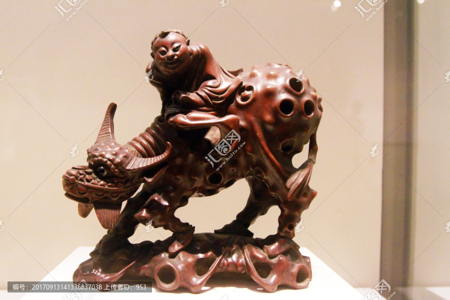 清朝牧童骑牛木雕塑