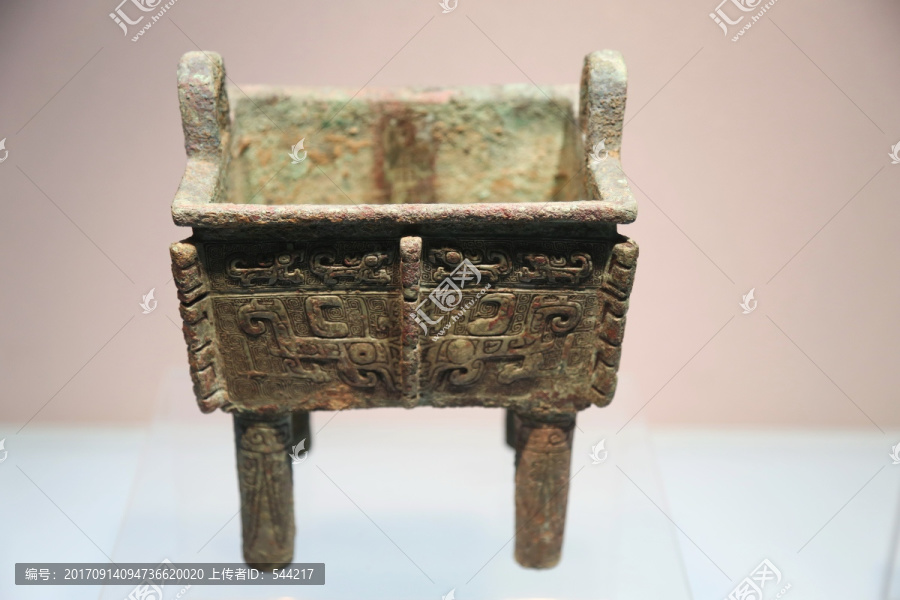 商代兽面纹纹方鼎青铜器