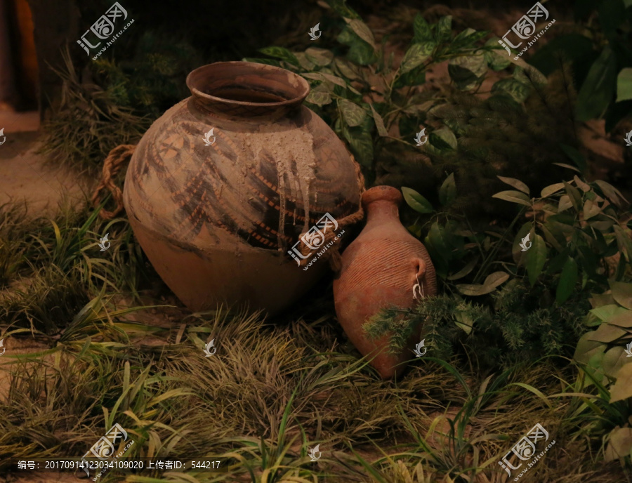 新石器时代陶瓶陶罐