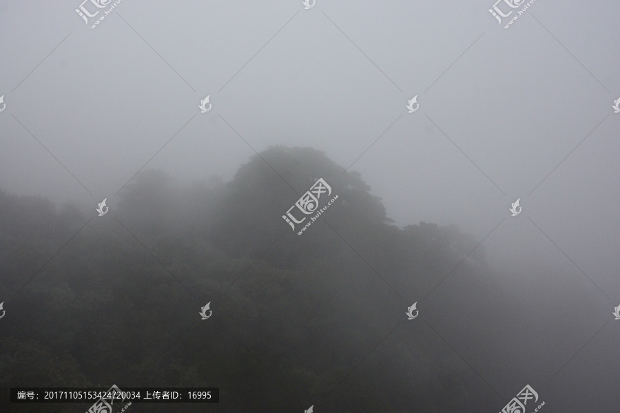 三清山风光摄影,雾中的三清山