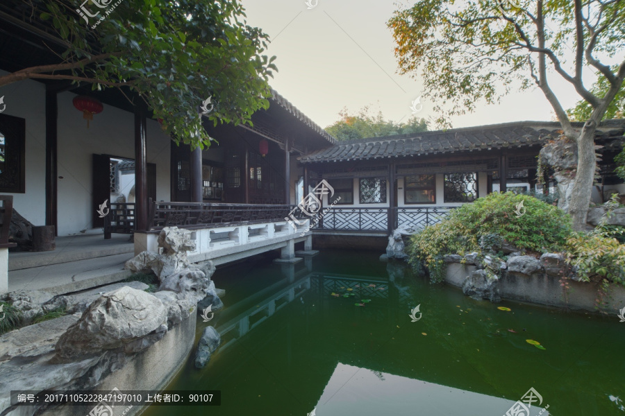 扬州风光片石山房庭院