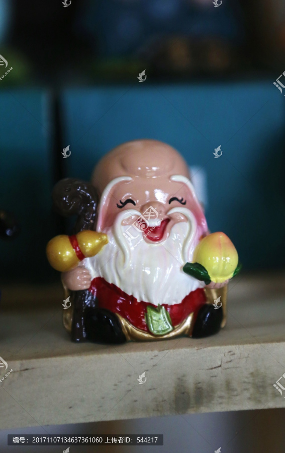 寿星捧寿桃卡通造像