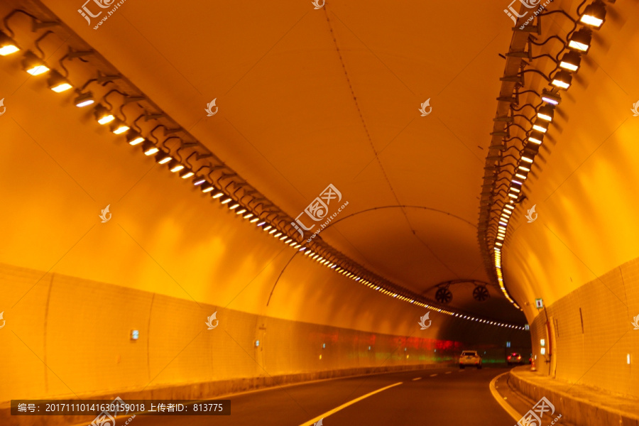 高速公路隧道黄色灯带