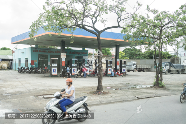 越南街景,街上的行人,骑摩托