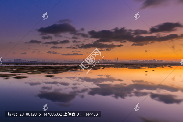 日出,彩云