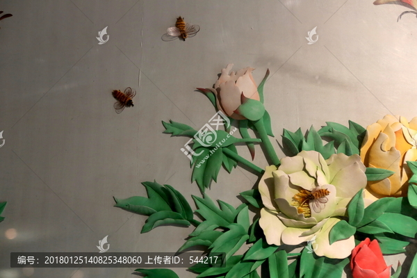牡丹花和蜜蜂堆锦画