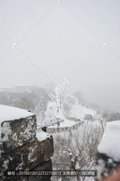 雪中明城墙