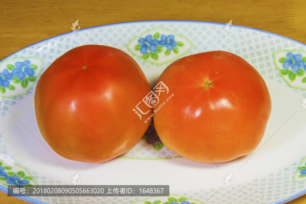 两个西红柿