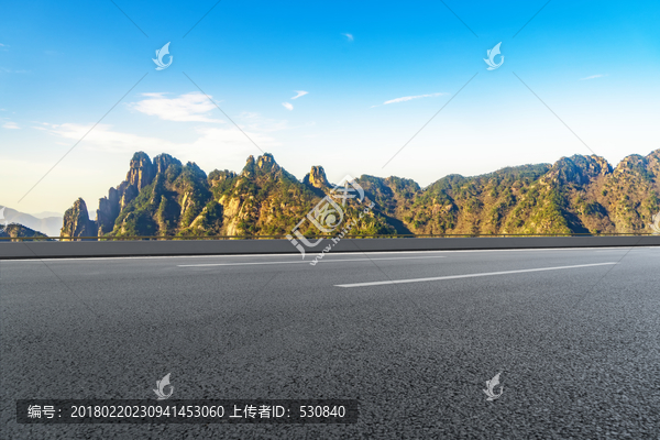 城市道路广场砖,和远山