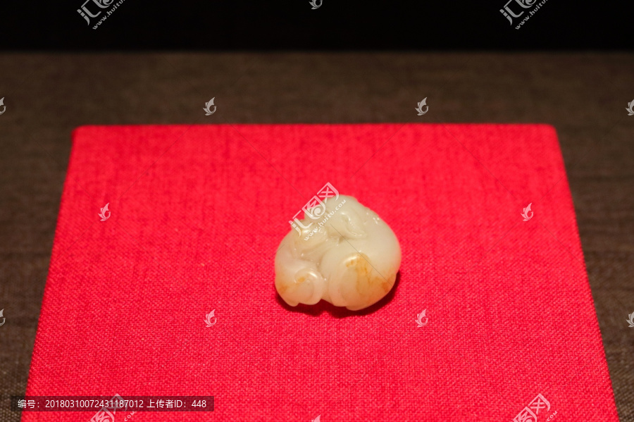 白玉灵犬教子饰件,玉犬,玉狗