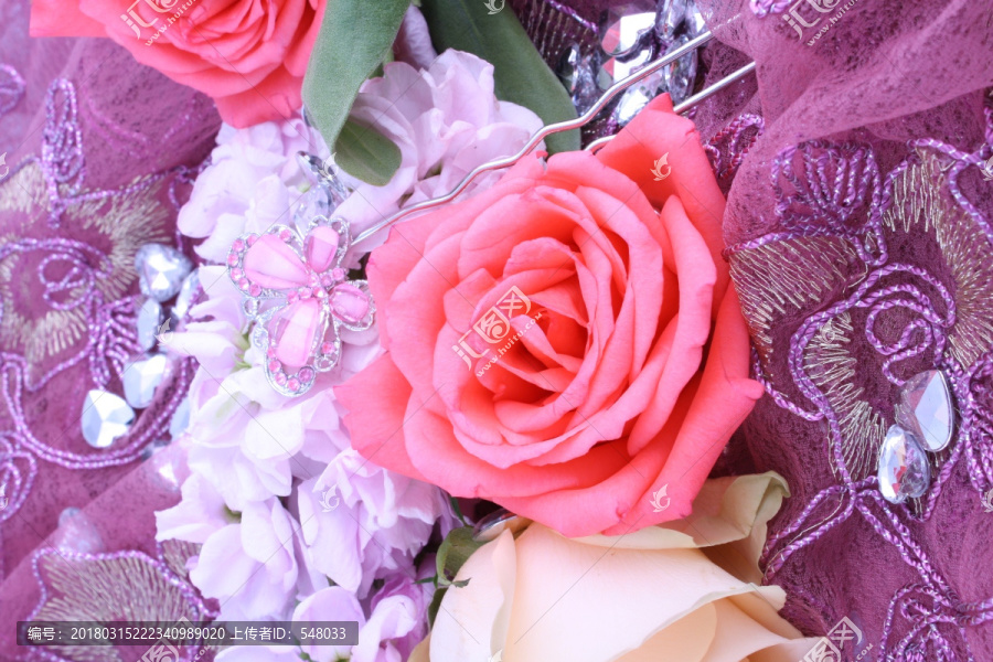 玫瑰花紫罗兰组合