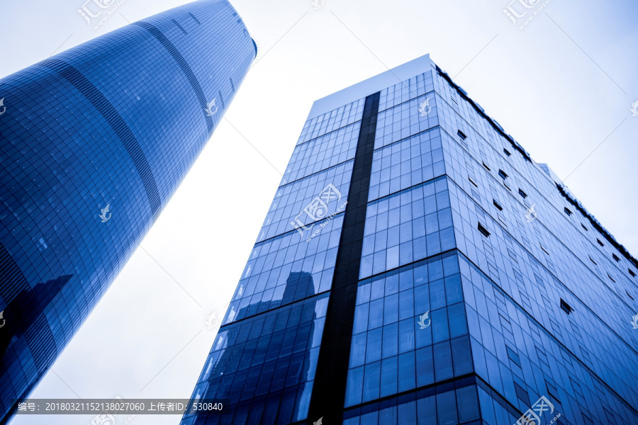 摩天大楼低角度视图在中国广州
