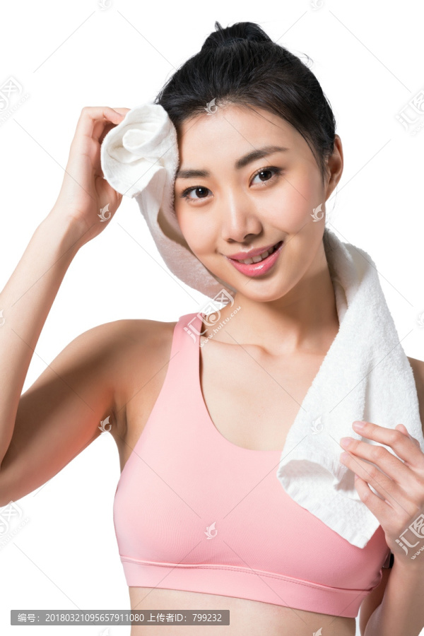 健身的青年女子