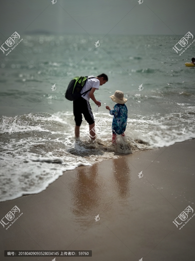 海边游人