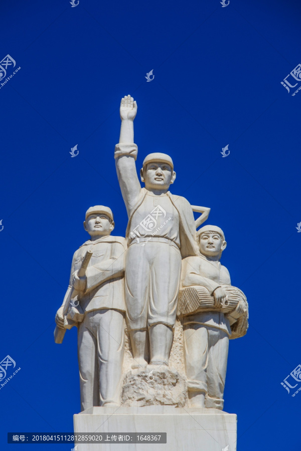 绥中烈士陵园纪念碑工农兵雕像