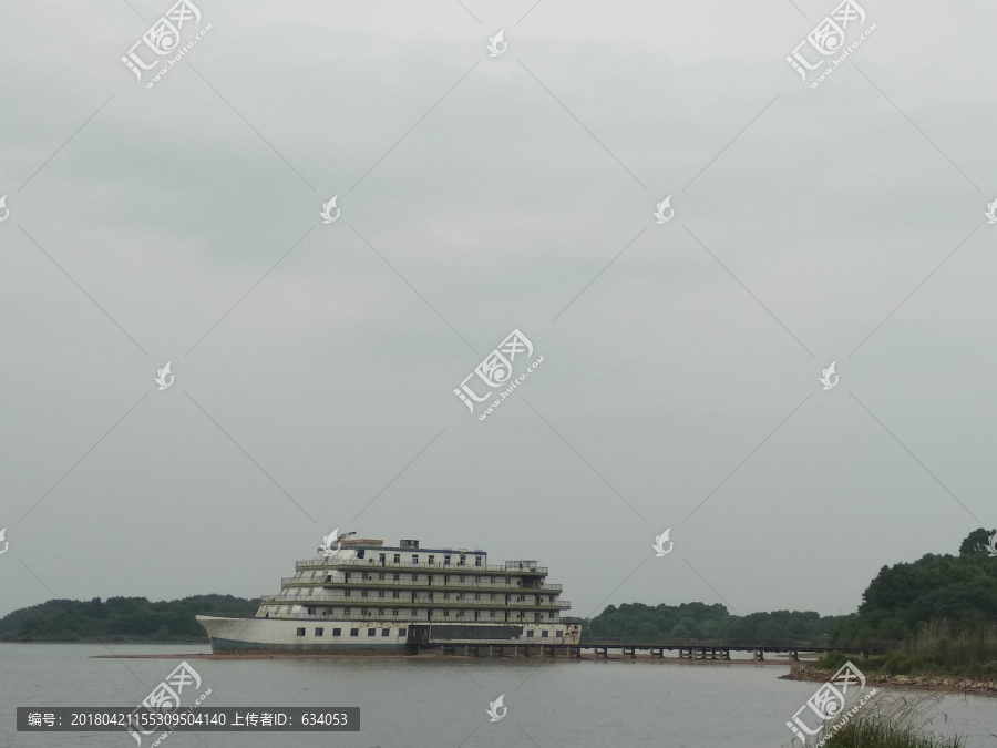 搁浅轮船
