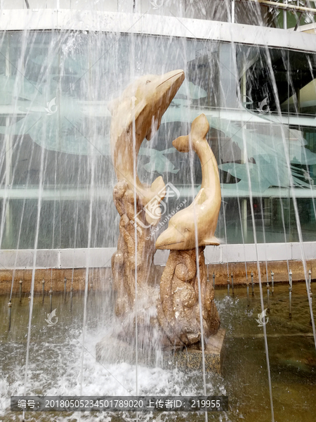 喷水池雕塑,海豚