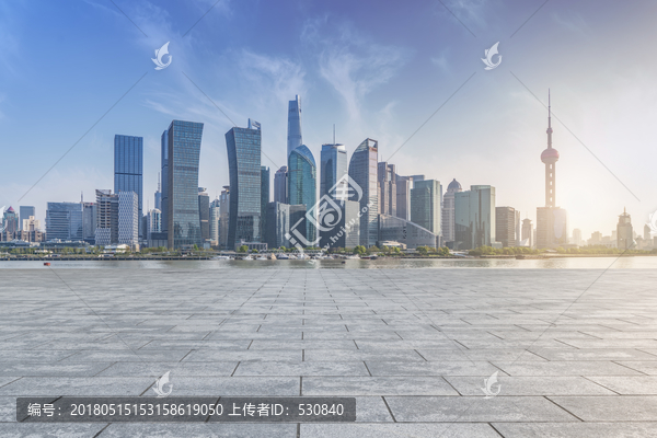 前景为广场地面的上海陆家嘴建筑