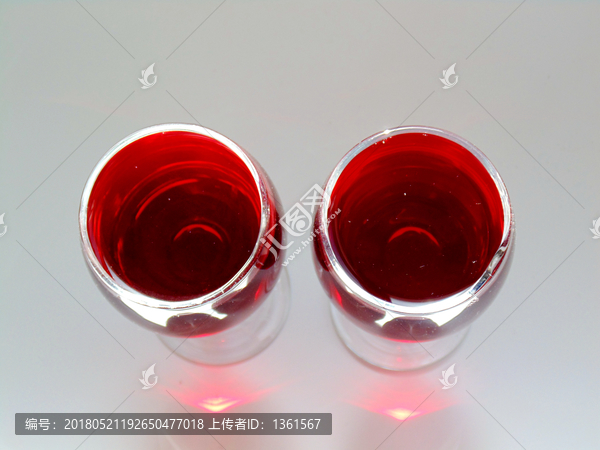 两杯红酒
