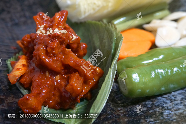 韩国泡菜,腌萝卜,紫苏叶