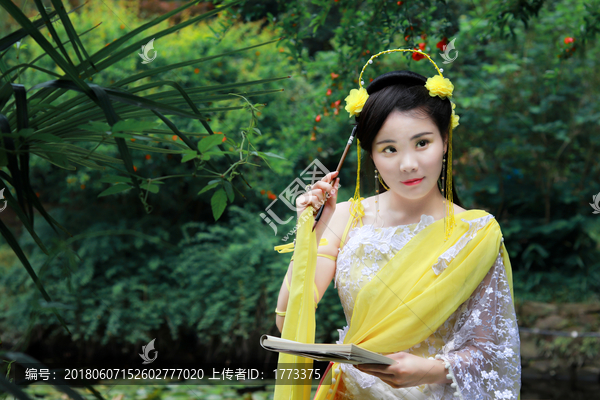公园古装美女汉服美女