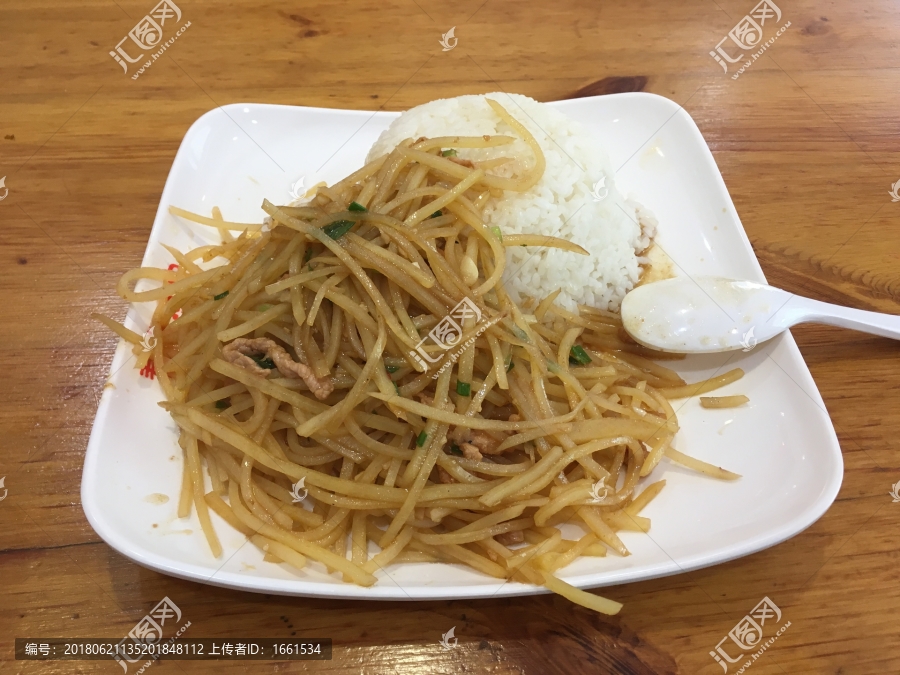 土豆肉丝盖饭